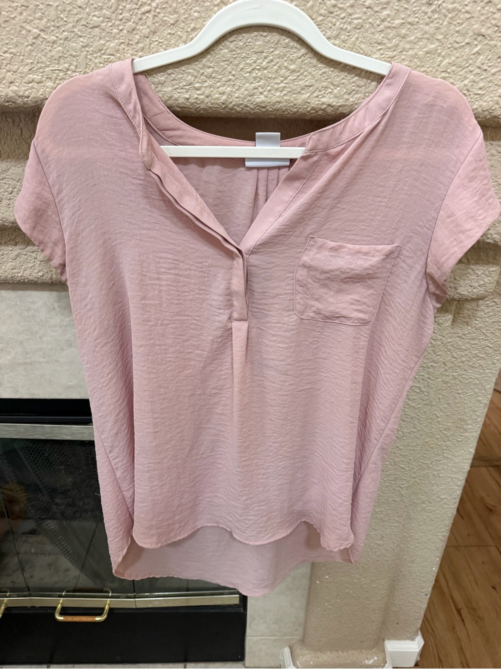 Liz Claiborne Blush Pink V-Neck Short Sleeve Blouse